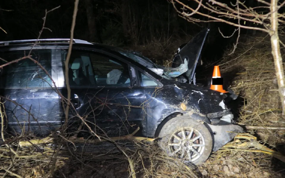 Tragická noc na jihu Čech. Dopravní nehody si vyžádaly dva lidské životy