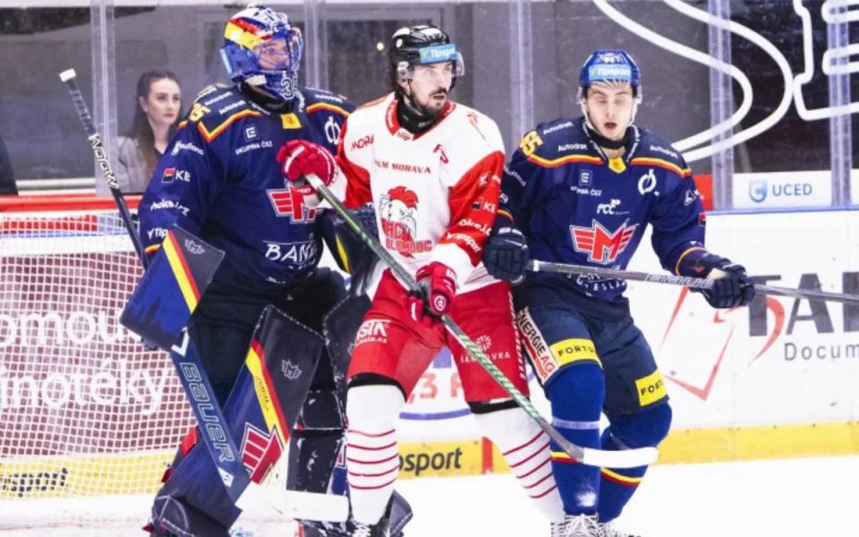 Nepovedený vstup do třetí třetiny zmařil naděje. Motor prohrál s Olomoucí 2:3