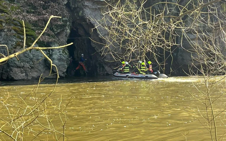 Nejtěžší ferrata v republice uvěznila dvě dívky. Vyčerpané turistky zachraňovali hasiči