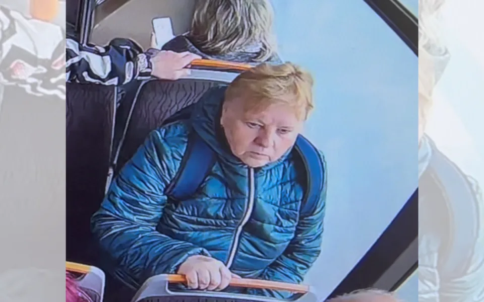 Kapsář řádil v táborské MHD. Policie hledá ženu, kterou se také pokusil okrást