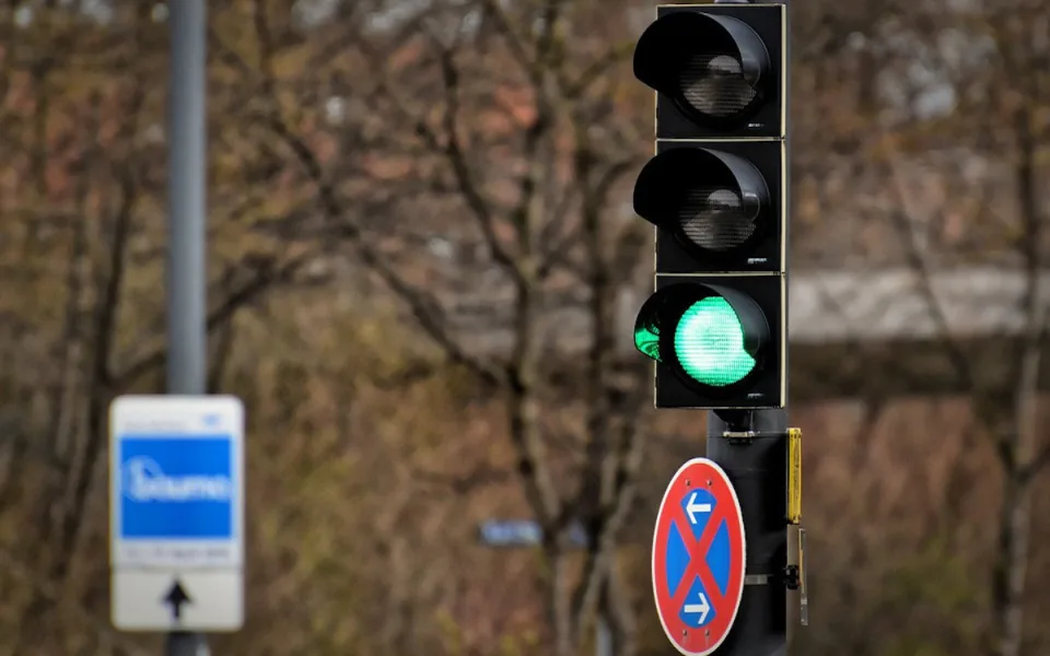 Semafory zhasnou. Plánované vypnutí proudu zkomplikuje dopravu
