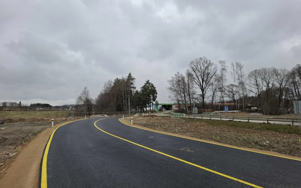 V Kaplici začíná výstavba okružní křižovatky, řidiči projedou po náhradní silnici