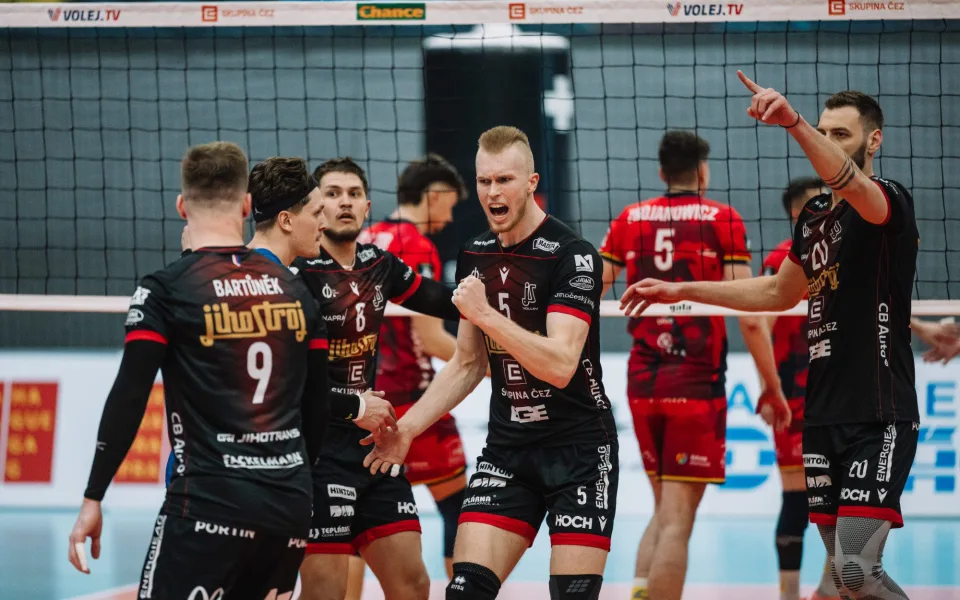 COV/Dan Kubat