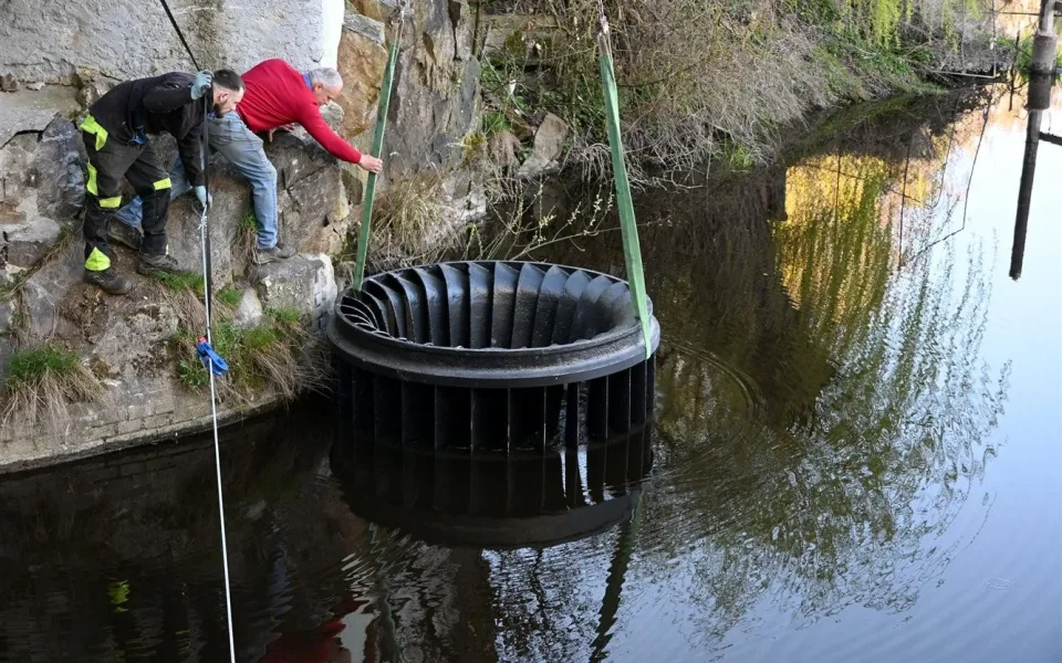 Do Křižíkovy elektrárny v Písku se vrací historické turbíny, budou opět vyrábět elektřinu