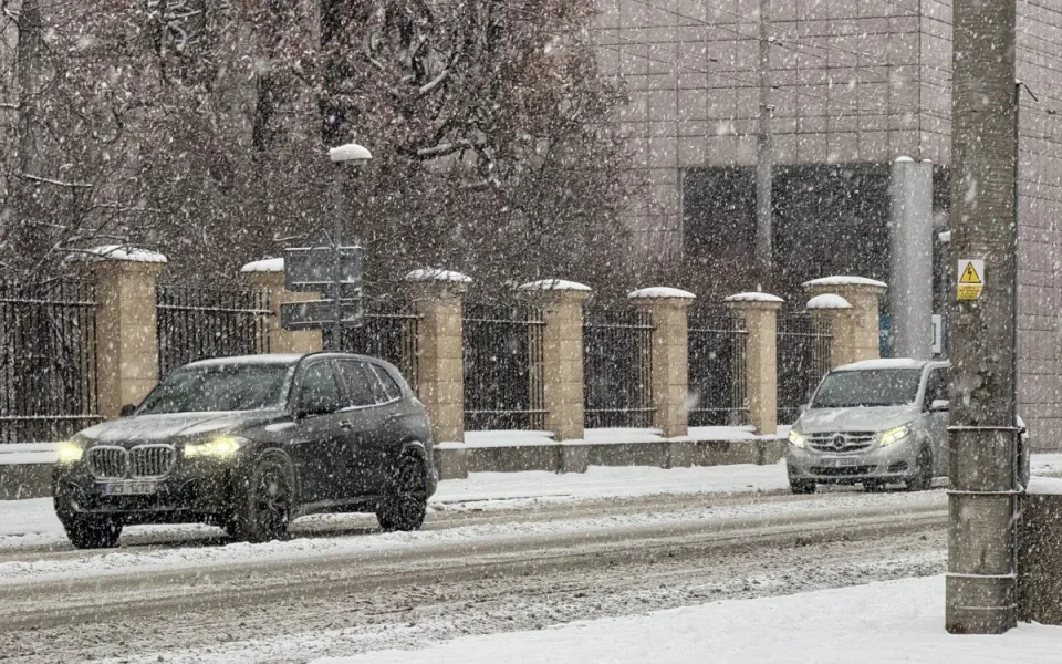 Aprílové počasí jako z učebnice. Na jih Čech se má vrátit sníh
