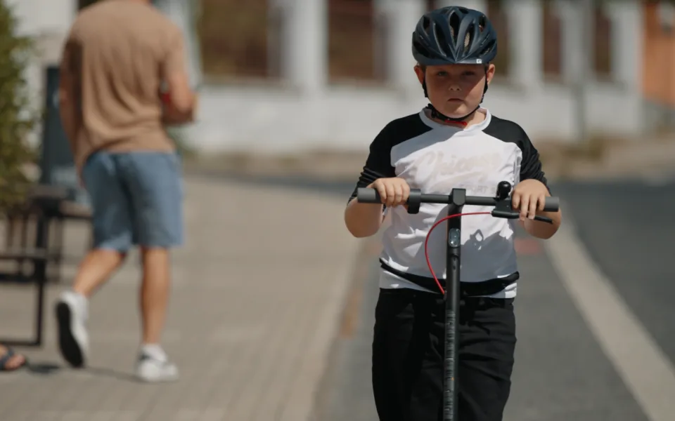 Markéta se Zebrou řeší elektrokoloběžky