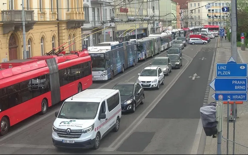 Budějovice se z dopravního šoku zvládly oklepat, kolony zůstávají pouze ve špičkách