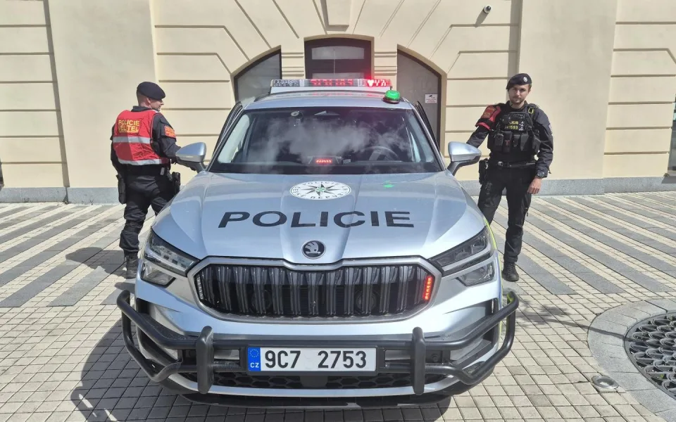 Budějovičtí policisté mají nové Kodiaqy, v kufru vozí žebřík i defibrilátor