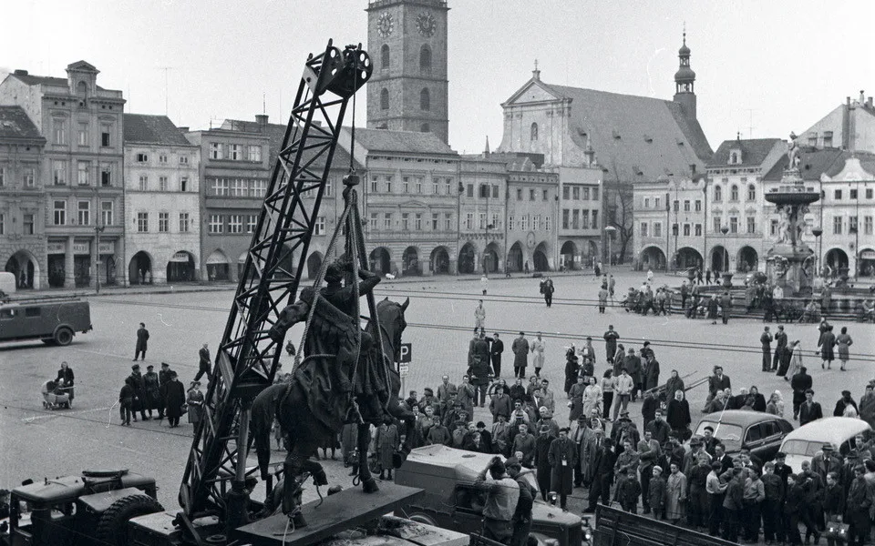 DRBNA HISTORIČKA: Od zákazů k manifestacím. Jak se rodil první máj v Budějcích