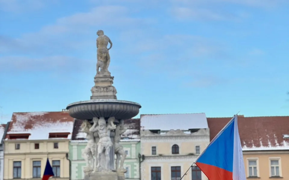 Ruce pryč od médií. Do Budějovic míří pochod za obranu novinářské nezávislosti