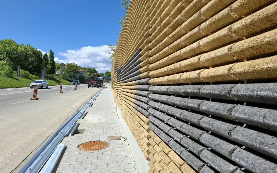 Řidičům se uleví. Omezení na hlavním tahu v Boršově nad Vltavou brzy skončí