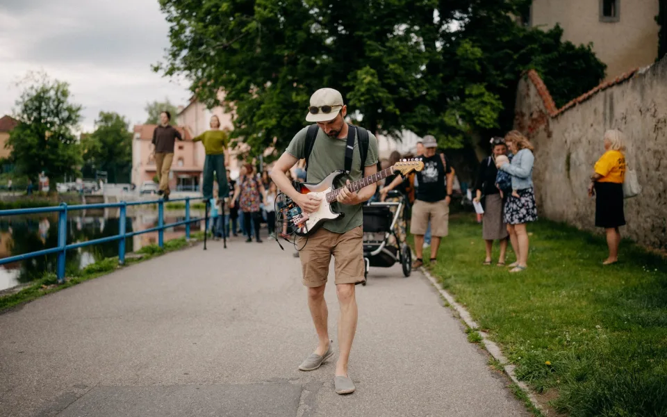 Festival Mosty nabídne od 17. do 20. června vystoupení, workshopů i aktivit pro veřejnost.