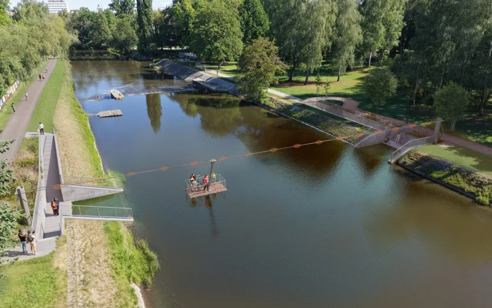 Zbytečná „monstr-konstrukce“. Samoobslužný přívoz u Maláku vyvolal vlnu kritiky