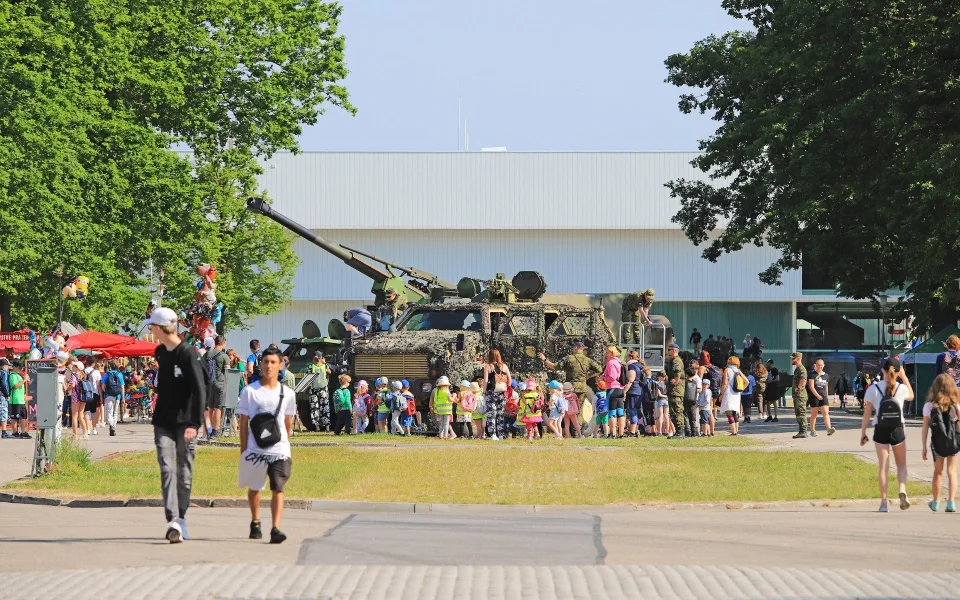 Moderní a historická vojenská technika obsadí budějcké Výstaviště.