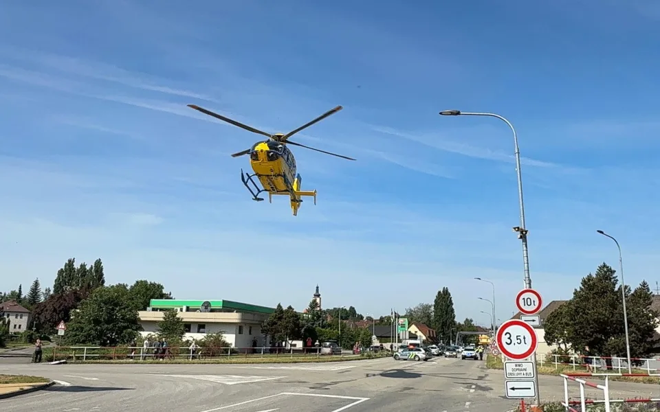 Smrtelná nehoda ve Veselí nad Lužnicí. Auto na náměstí srazilo chodce