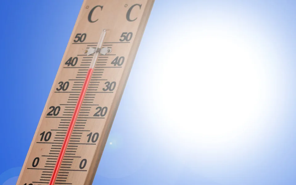Teploty vystřelí nad 34 stupňů. Meteorologové varují před tropickým víkendem