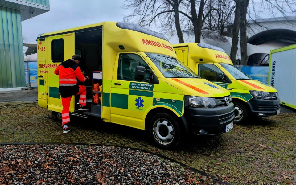Devět dětí v Přední Výtoni skončilo v nemocnici. Měly silné zažívací potíže z jídla