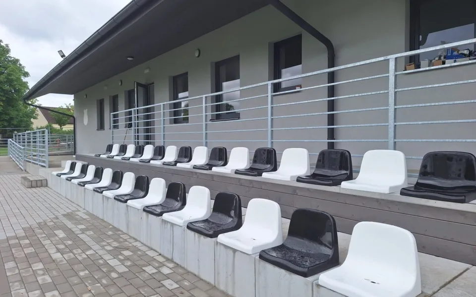 TJ Dražejov u Strakonic získal nové zázemí a tribunu za 15 milionů korun