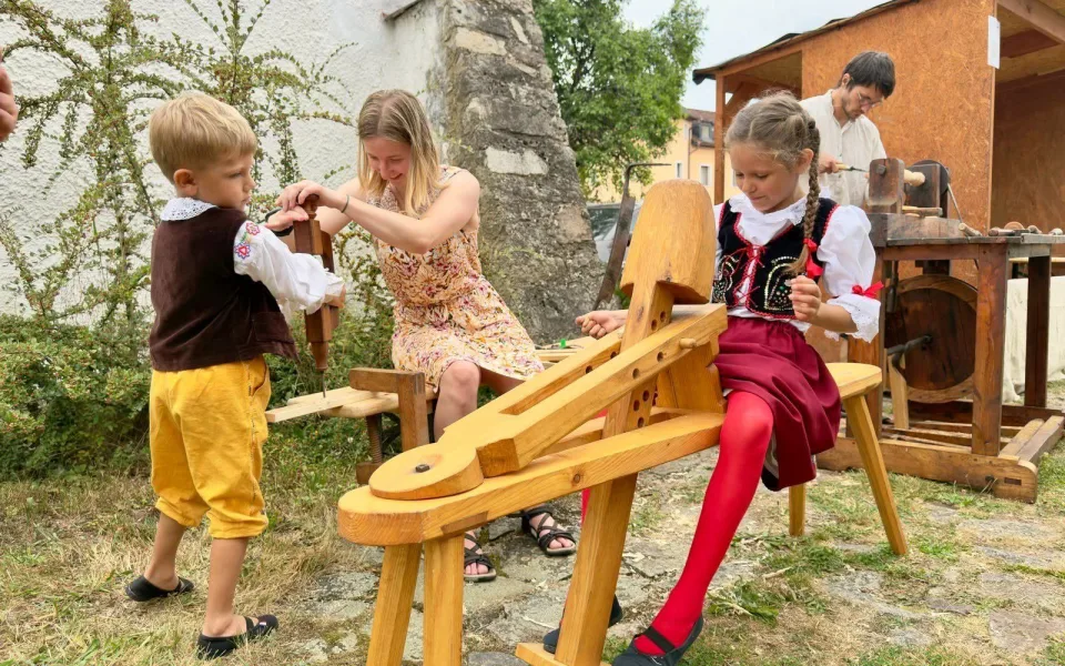 Tvrz Žumberk u Nových Hradů ožije letní řemeslnou slavností