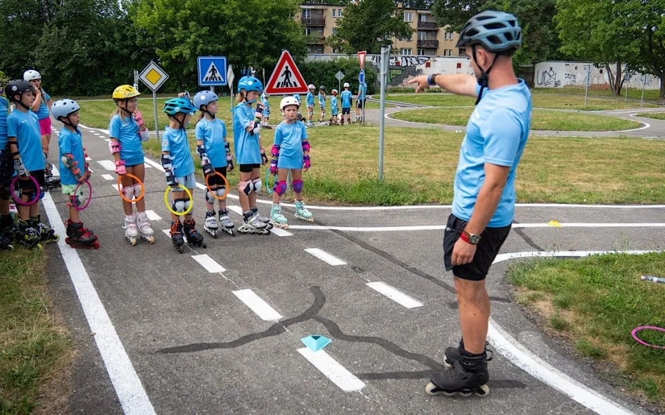 Inline bruslení jako sport pro celou rodinu. Proč si ho zamilují děti i rodiče