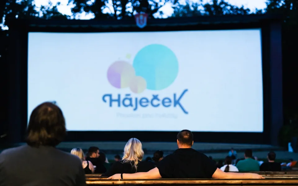 Háječek v srpnu nabídne kultovky, premiéry i přespávačku pod hvězdami