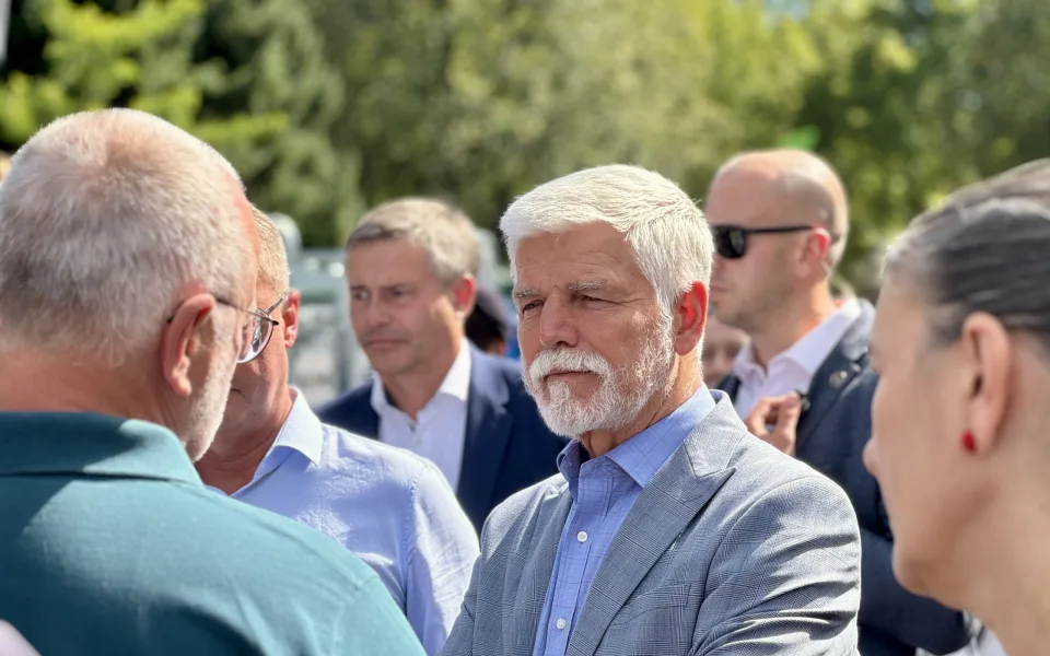 Prezident Pavel dorazil na Země živitelku. Zamířil na přehlídku skotu