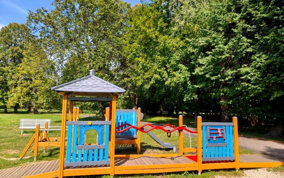České Budějovice spouštějí novou venkovní hru. Děti i dospělí budou hledat žluté puky