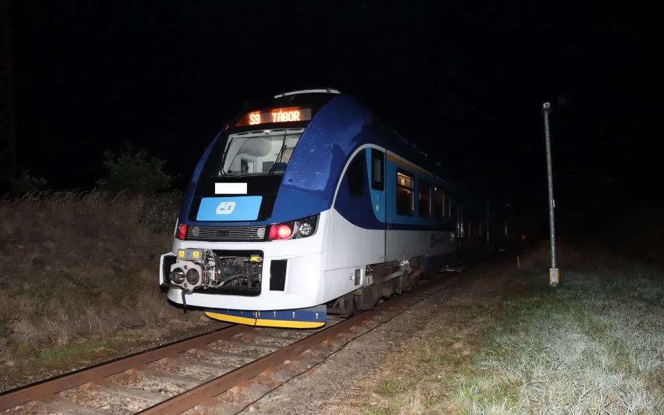 Strojvůdce projel návěst. Generální stop zabránil možnému neštěstí na železnici