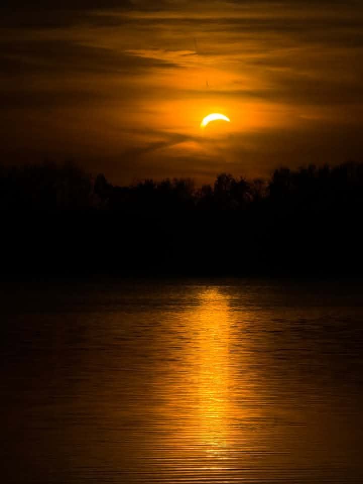 Zatmění Slunce očima našich čtenářů. Podívejte se na jejich úchvatné fotografie